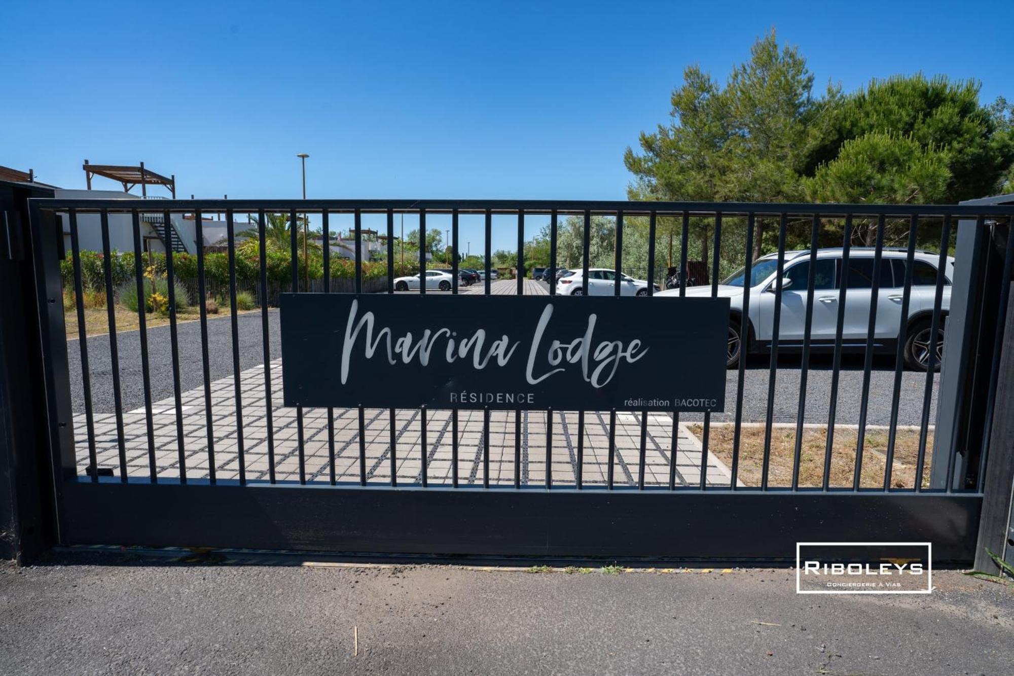 Marina Lodge - T4 avec terrasse à 400m de la mer Vias Esterno foto