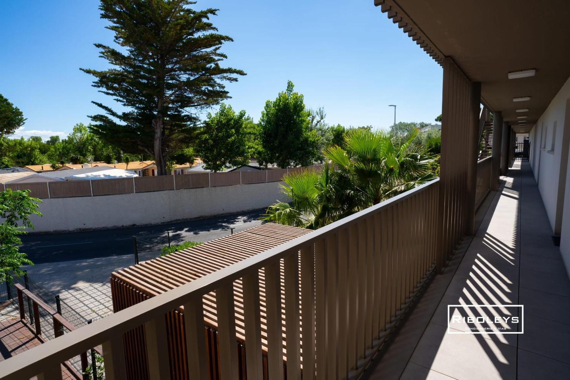 Marina Lodge - T4 avec terrasse à 400m de la mer Vias Esterno foto
